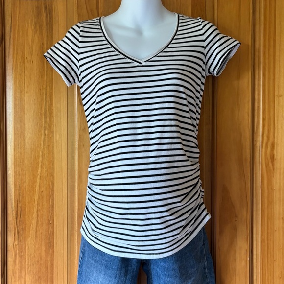 Maternity tee - Picture 1 of 5
